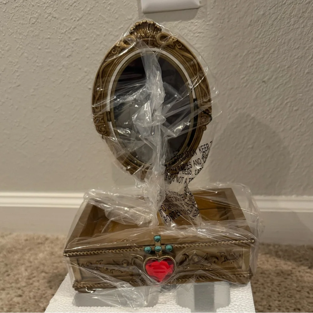 Bath and Bady works magic mirror Bady Care Tray Villians Disney
